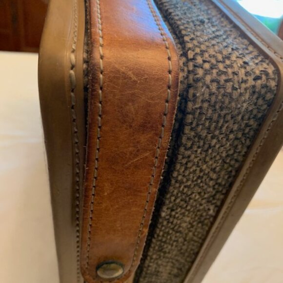 Hartmann Vintage Tweed and Leather Briefcase - Picture 5 of 13